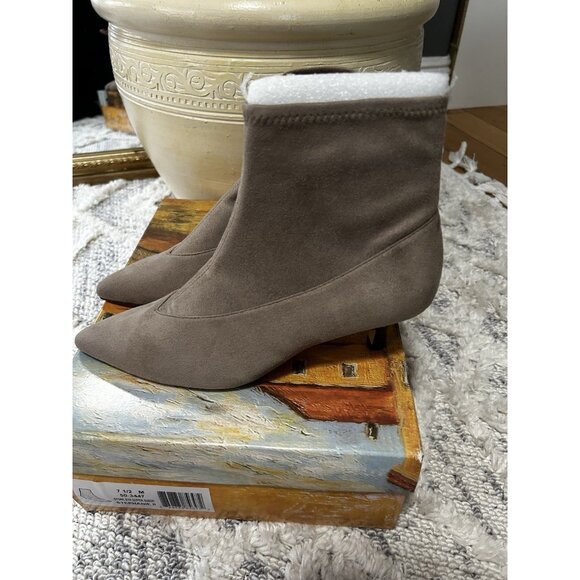 Bella Vita Women Ankle Boots Size 7.5 Stone Super Suede Stephanie II Kitten Heel - Picture 6 of 6